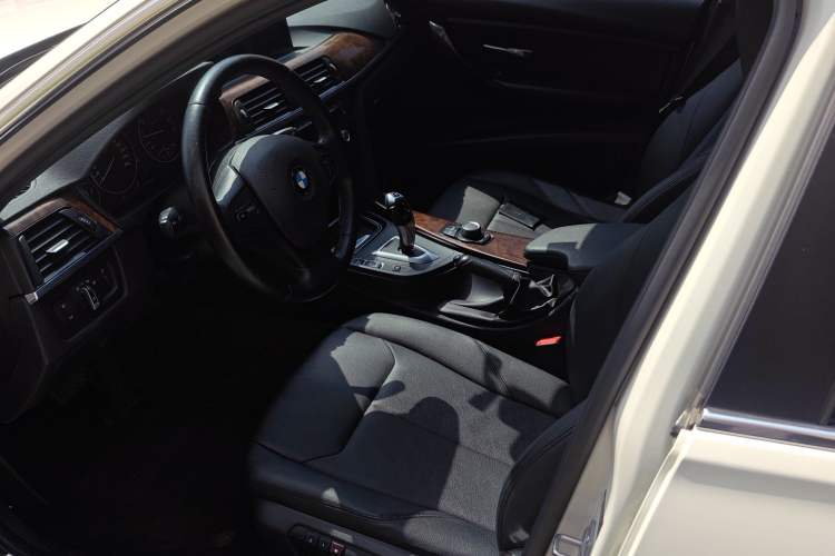 Used BMW 3 Series 2013 320Li Fashion Model
