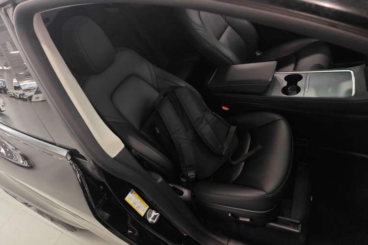 Used Tesla Model Y 2023 Rear-Wheel-Drive Version
