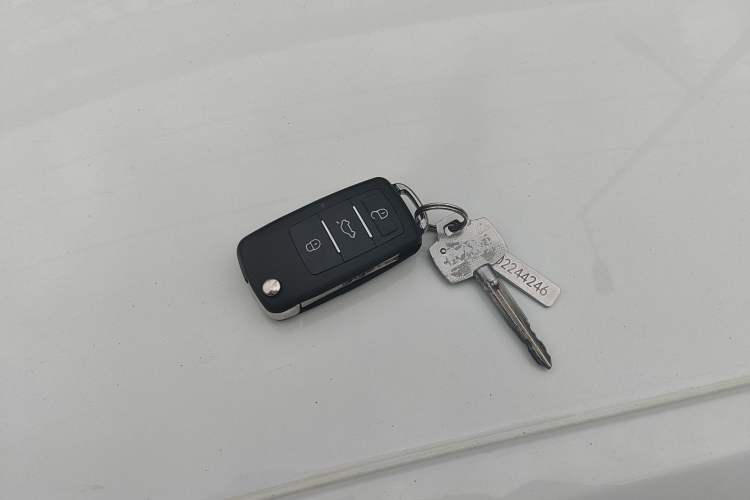 Used Chevrolet Cavalier 2016 1.5L Automatic Enjoyment Edition Vehicle Key