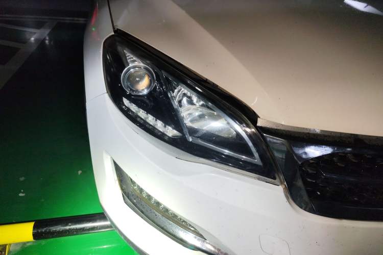 Used Zotye Domy X5 2015 1.5T Manual Luxury Version China IV Standard
