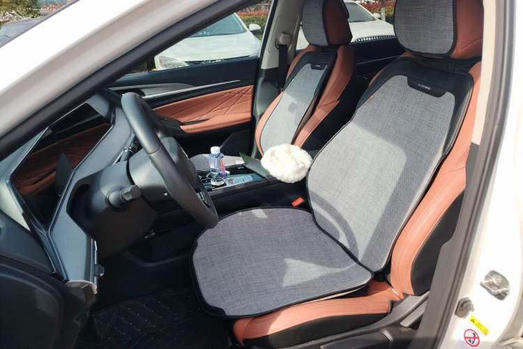 Used CHANGAN Eado 2023 Changan Edition PLUS Blue Whale NE 1.4T GDI DCT Prestige Version Left Front Seat