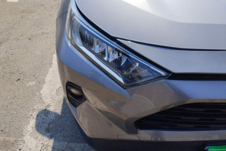 Used Toyota RAV4 2021 2.0L CVT Two-Wheel Drive Fashion PLUS Edition