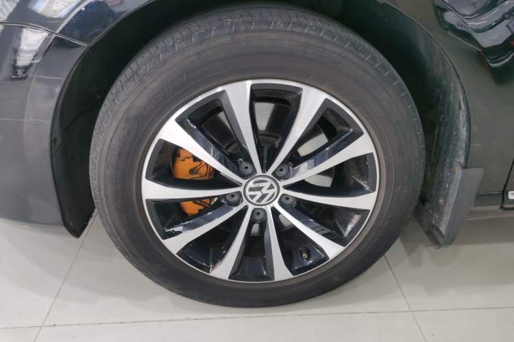 Used Volkswagen Magotan 2015 1.8TSI Advanced Model Exterior 4