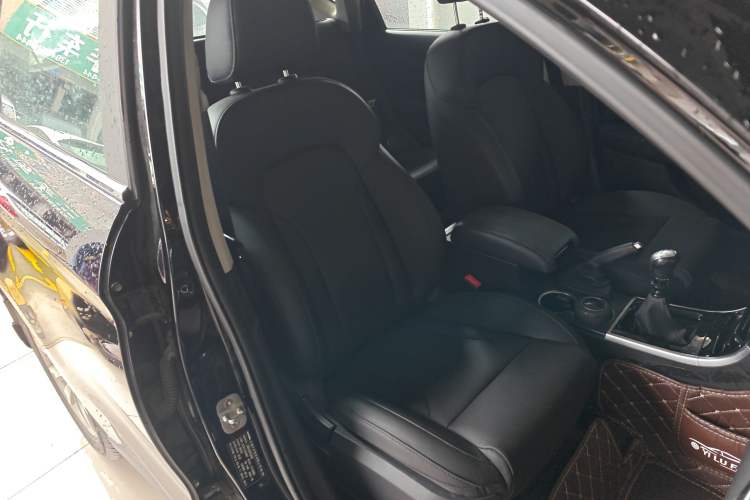 Used Haval H2 2016 Red Label 1.5T Manual Two-Wheel Drive Elite Model Right Front Seat