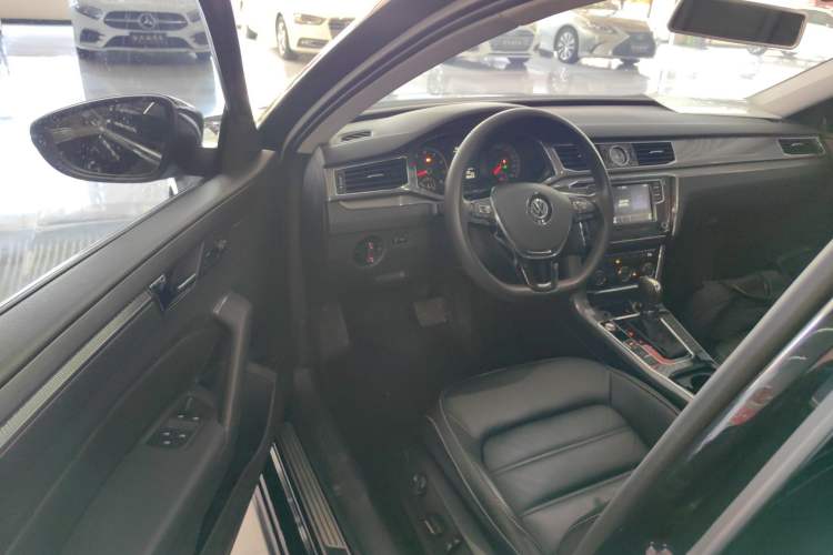 Used Volkswagen Passat 2017 330TSI DSG Luxury Edition