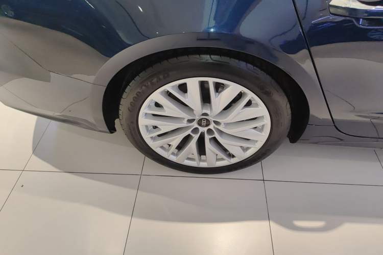 Used Audi A7L 2024 45TFSI S-line Dream-Building Edition Flow Crystal Package