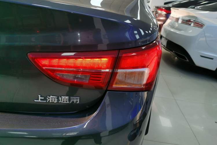 Used Buick Verano 2015 Sedan 20T Dual-Clutch Leading Model Right Rear Taillight