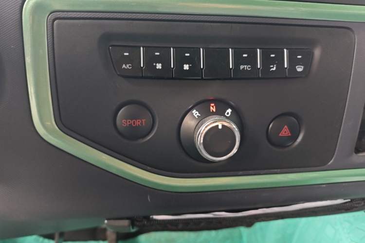 Used Chengshi 01 2021 Wealth Edition + 3.3KW Air Conditioner Single-Row Enclosed Van Two-Seater Dual Batteries
