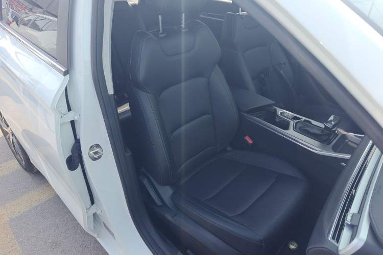 Used Geely Auto Emgrand 2023 4th Generation Champion Edition 1.5L CVT Prestige Model