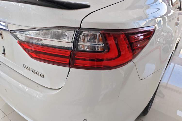 Used Lexus ES 2017 200 30th Anniversary Edition
