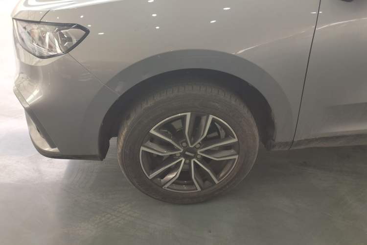 Used Wey VV5 2021 1.5T Two-Wheel Drive Smart Pioneer Left Front Wheel Hub