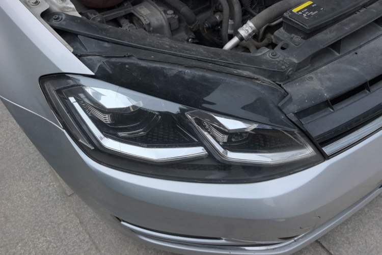 Used Volkswagen Golf 2015 1.4TSI Automatic Luxury Model Right Front Headlight