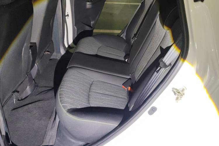 Used CHANGAN Benni E-Star 2022 National Edition Colorful Limited Edition (Fast-Charging Version) Lithium Iron Phosphate Interior 4
