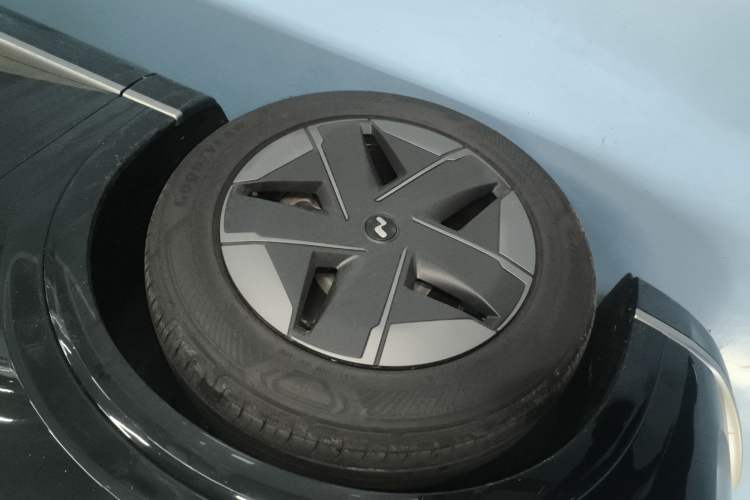 Used ONVO Luxeed L90 2025 Model—Ultra Six-Seater Version Exterior 4