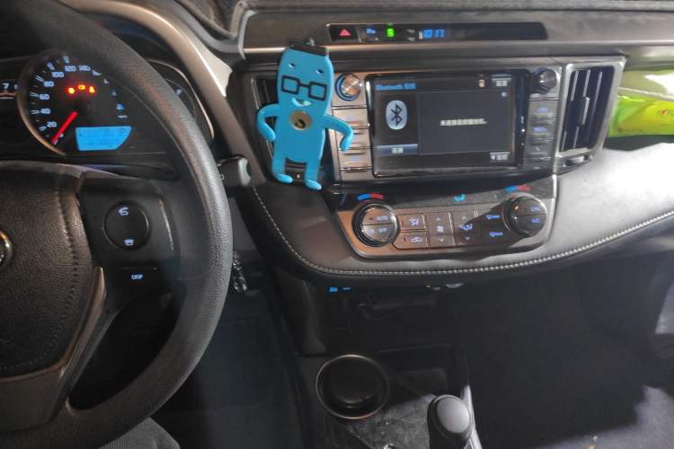 Used Toyota RAV4 2015 2.0L CVT Two-Wheel Drive Fashion Edition