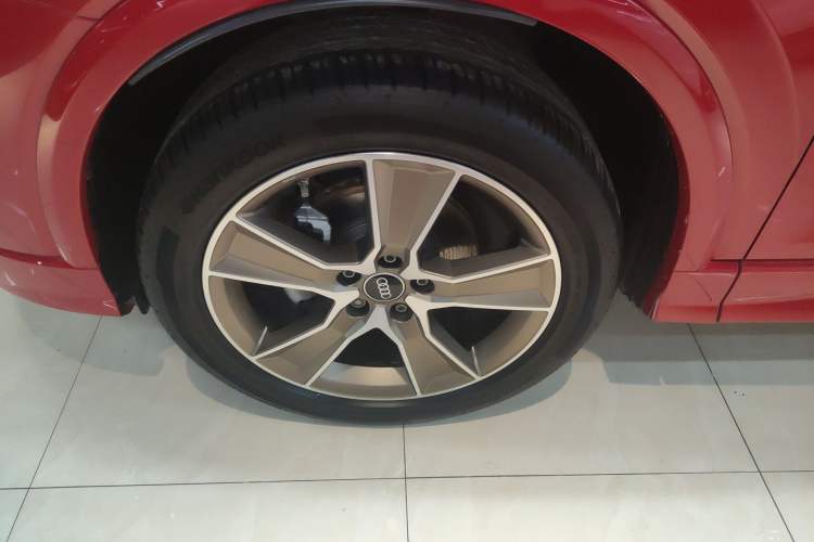 Used Audi Q2L 2022 35 TFSI Fashion Dynamic Model Left Front Wheel Hub