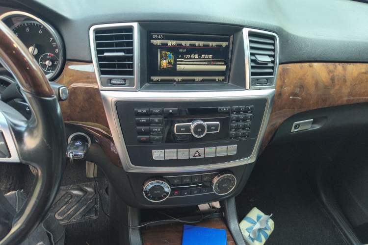 Used Mercedes-Benz M-Class 2014 ML 400 4MATIC Luxury Model