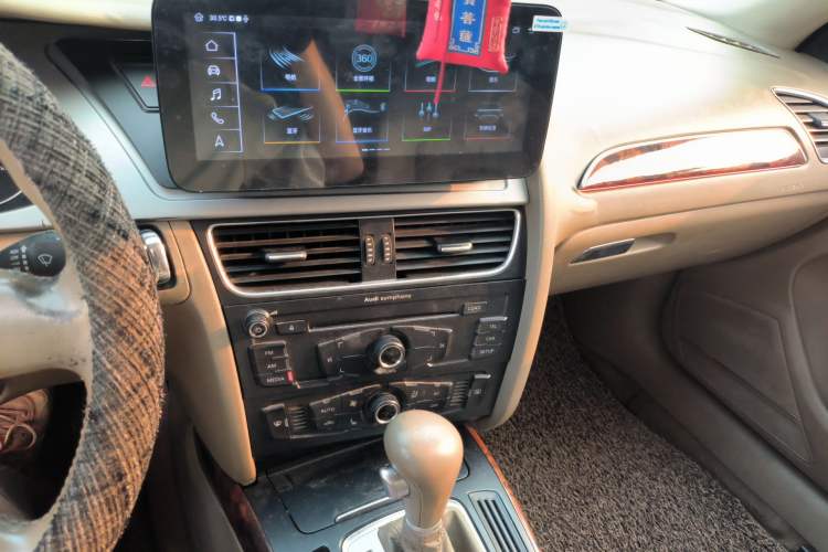 Used Audi A4L 2011 2.0 TFSI Comfort Model Audio And AC Panel