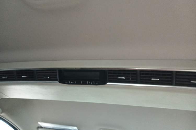 Used JAC Refine M4 2016 2.0L Manual Luxury Version