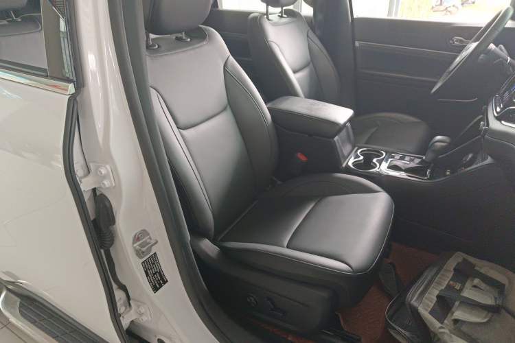 Used Jeep Grand Commander 2018 2.0T Four-Wheel Drive Enjoyment Edition China VI
