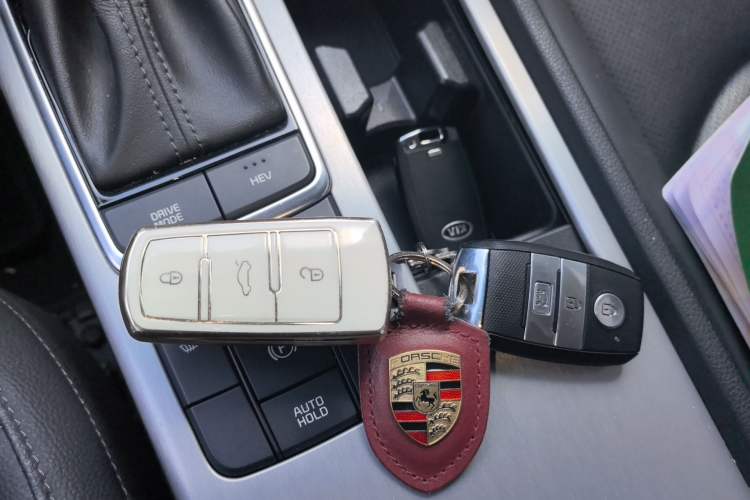 Used Kia K5 New Energy 2018 2.0L ZhiZun Edition
