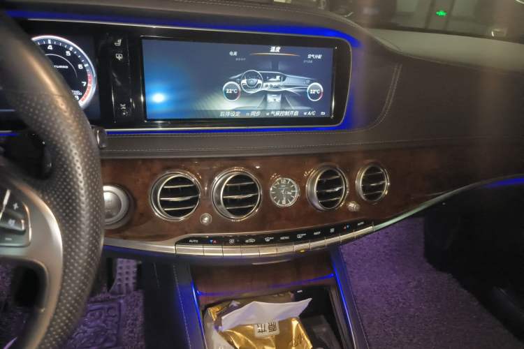 Used Mercedes-Benz S-Class AMG 2014 AMG S 63 L 4MATIC Audio And AC Panel