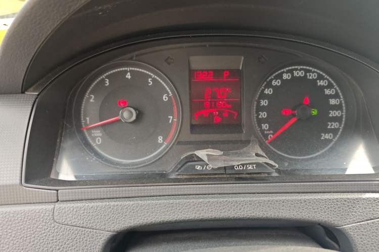 Used Volkswagen Santana 2016 1.6L Automatic Fashion Edition Odometer Close Up