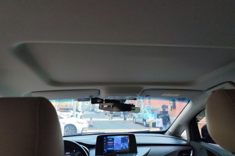 Used Buick GL8 2023 Land Executive Class Comfort Model
