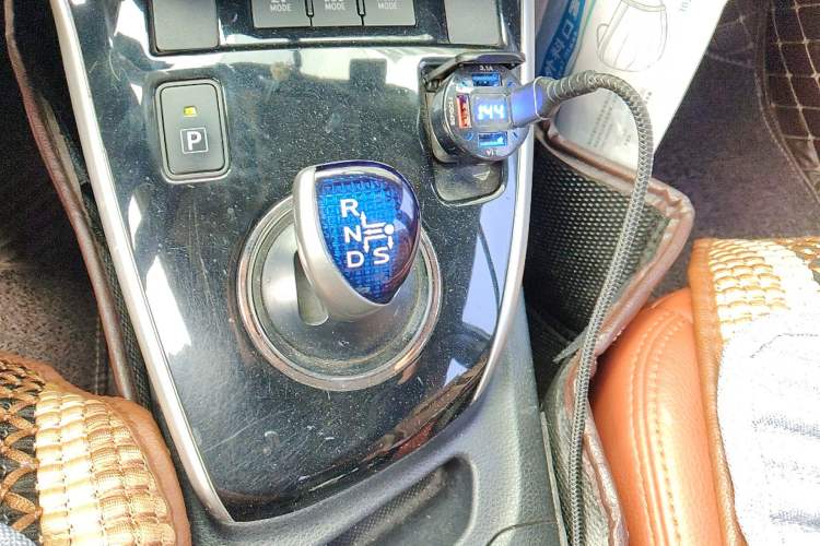 Used Toyota Levin 2016 Dual-Engine 1.8H GS E-CVT Elite Model with Sunroof