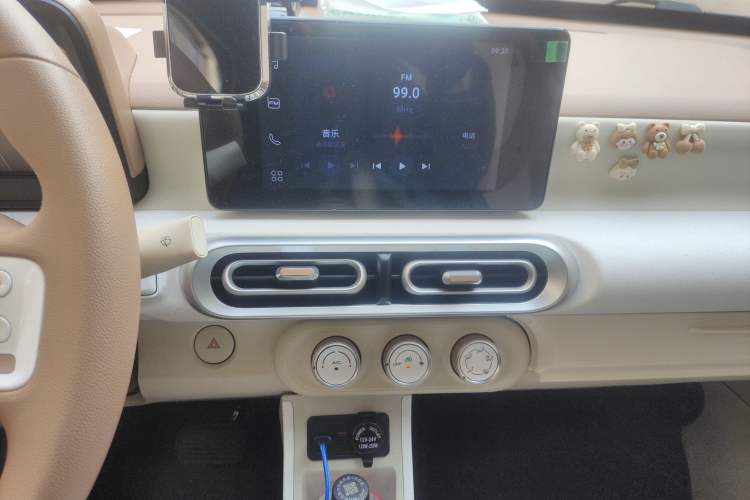 Used Wuling Hongguang MINIEV 2024 3rd Generation 215km Advanced Version
