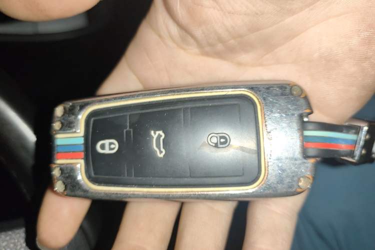 Used Volkswagen Magotan 2016 1.8TSI Luxury Comfort Model Vehicle Key