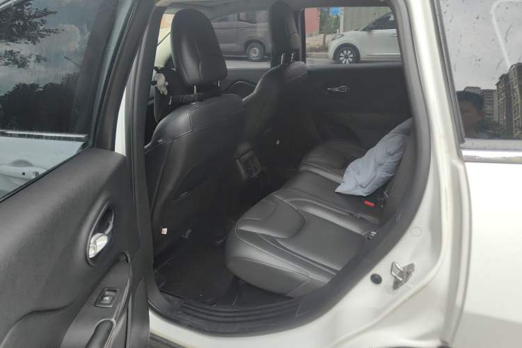 Used Jeep Cherokee 2017 2.0L Superior Edition