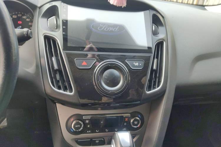 Used Ford Focus 2012 Hatchback 1.6L Automatic Fashion Edition
