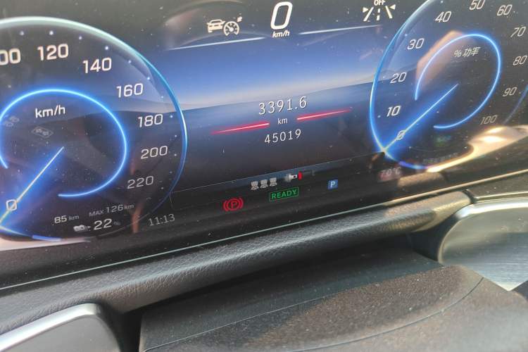 Used Mercedes-Benz EQB 2025 EQB 260 Odometer Close Up