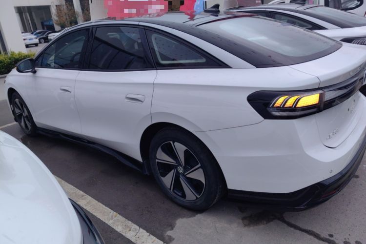 Used Volkswagen ID.7 VIZZION 2024 AIR model
