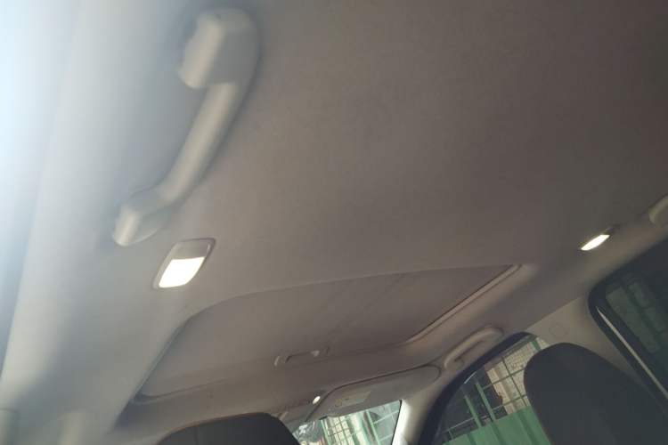 Used Nissan Terra 2018 2.5L Automatic 4x4 Flagship Edition Headliner