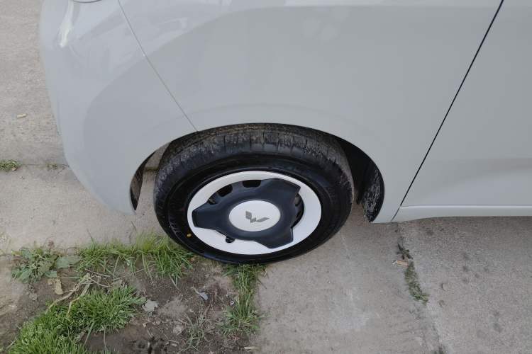 Used Wuling Hongguang MINIEV 2024 3rd Generation 215km Youth Edition Left Front Wheel Hub