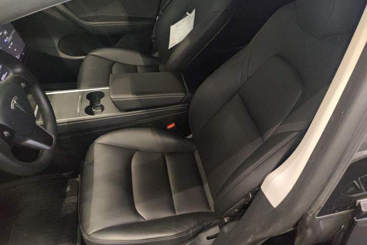 Used Tesla Model Y 2022 Long-Range All-Wheel-Drive Version