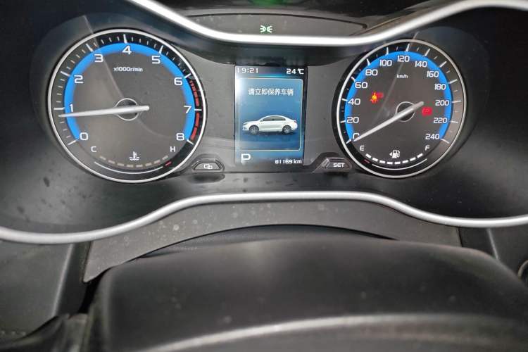 Used Geely Auto Emgrand 2019 Leading Edition 1.5L CVT Luxury Model China VI Standard Odometer Close Up