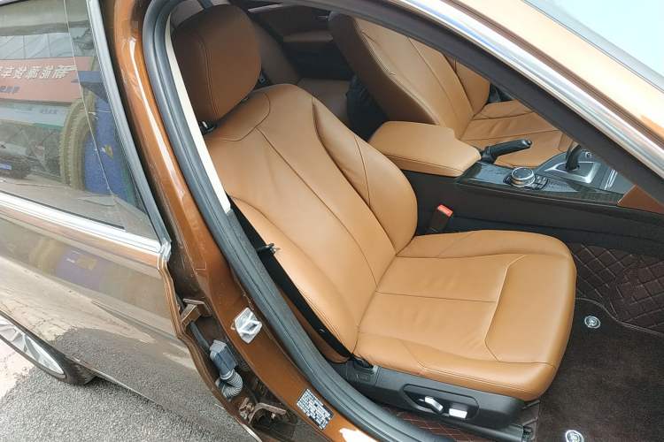 Used BMW 3 Series 2016 320Li Luxury Design Package
