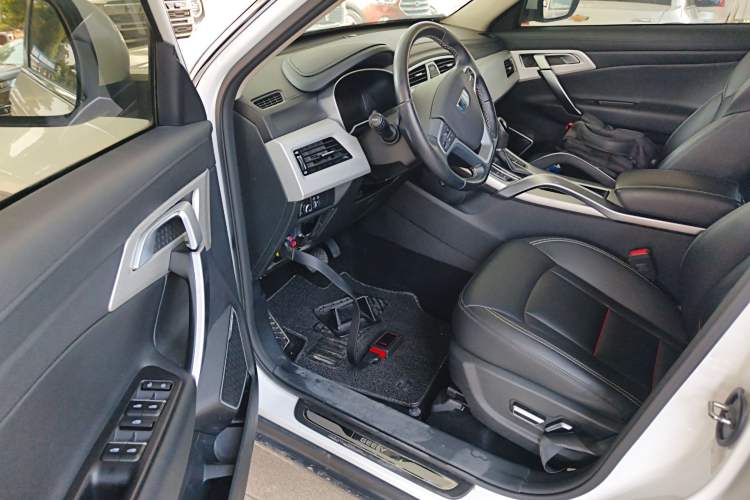 Used Geely Auto Emgrand X7 Sport 2018 1.8TD Automatic Two-Wheel Drive Smart Connect 4G Internet Edition