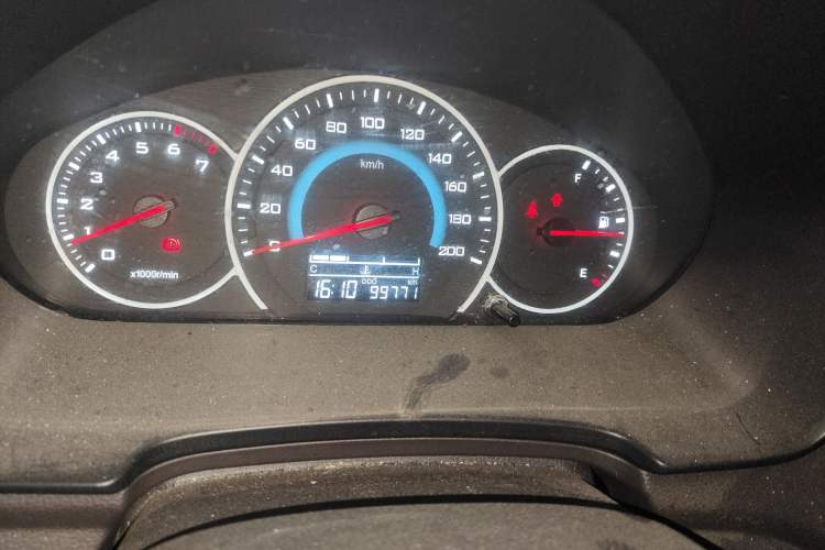 Used Wuling Hongguang V 2022 1.5L Enjoy Edition Hydraulic Power Steering LAR