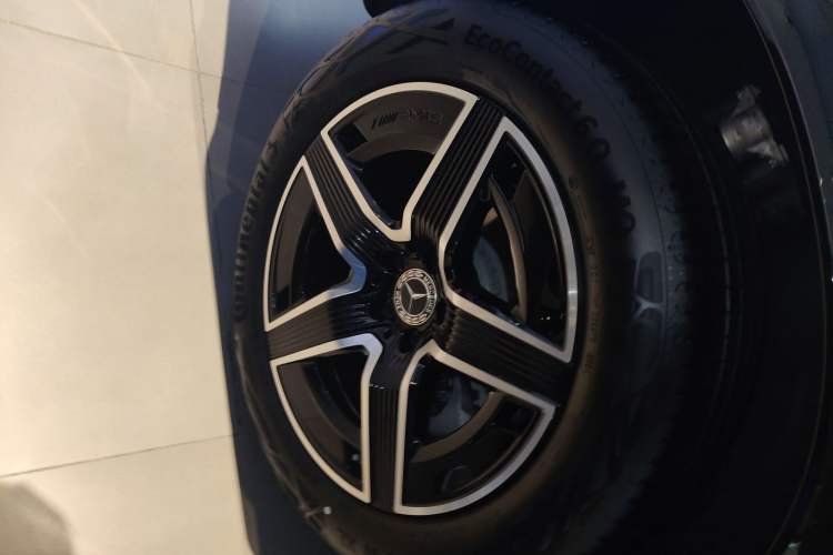 Used Mercedes-Benz GLC Coupe 2025 GLC 260 4MATIC Coupe SUV Right Rear Wheel Hub