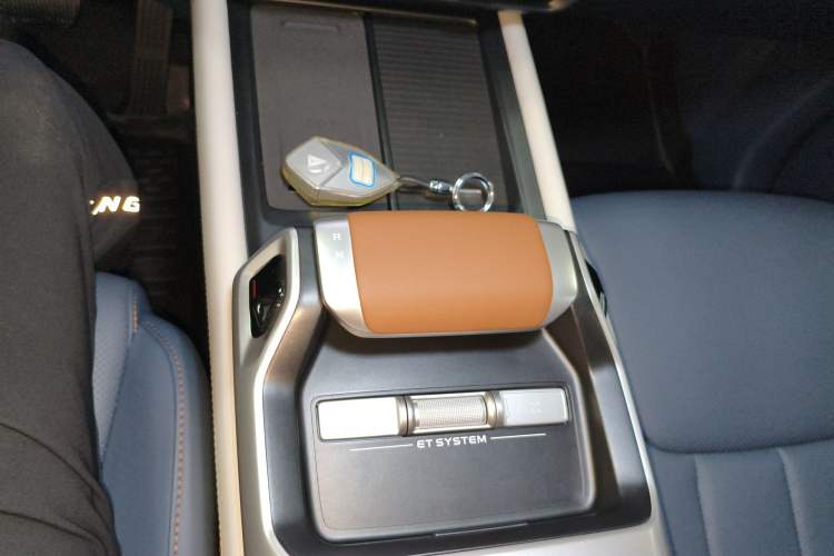 Used Deepal G318 2024 Four-Wheel-Drive Air Suspension Model
