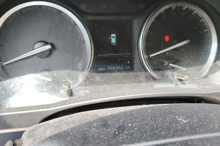 Used Toyota Highlander 2015 2.0T Four-Wheel Drive Luxury Edition 7-Seater Odometer Close Up