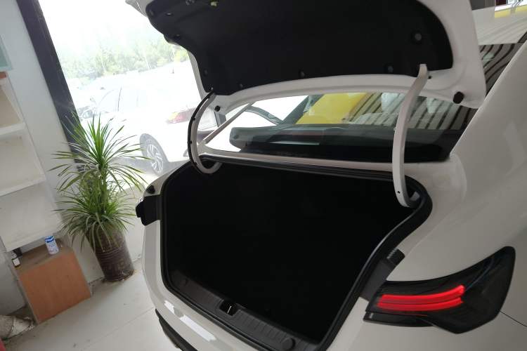 Used Geely Auto Binray 2024 Binrui COOL 1.5T DCT Longteng Edition Trunk