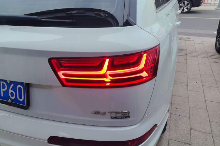 Used Audi Q7 2016 40 TFSI Comfort Model