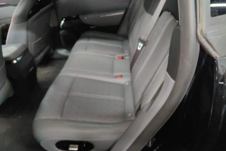 Used Zeekr 7X 2025 100 kWh Long-Range Rear-Wheel Drive with Intelligent Driving Features
