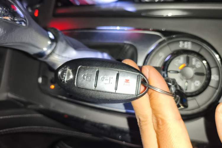 Used Nissan Patrol 2018 4.0L LinkedIn Edition Vehicle Key