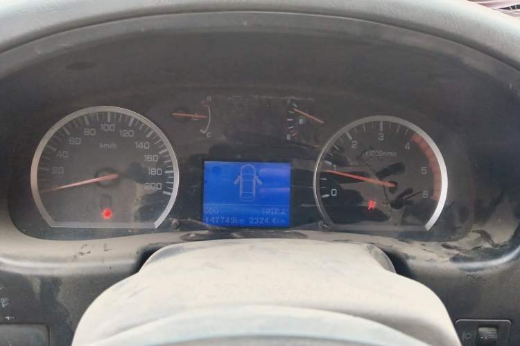 Used Dongfeng Ruichi 2017 2.5T Diesel Two-Wheel Drive Standard Version ZD25T5
